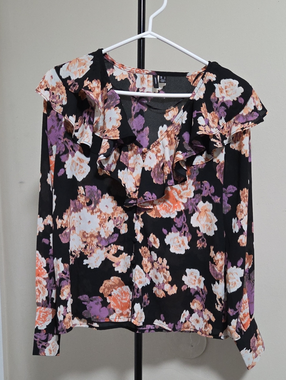 Vero Moda Black Floral Ruffle V-Neck Blouse